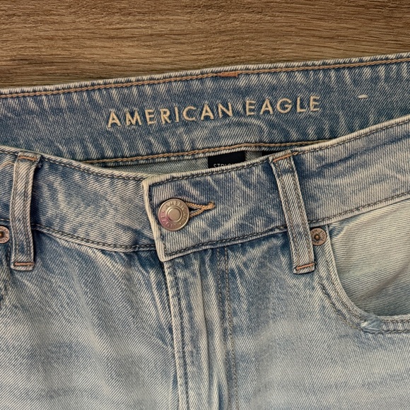 American Eagle Outfitters Women’s Light Denim Distressed Wide Leg Jeans - Picture 2 of 5